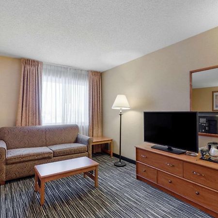 Quality Inn & Suites Wellington - Fort Collins Bagian luar foto