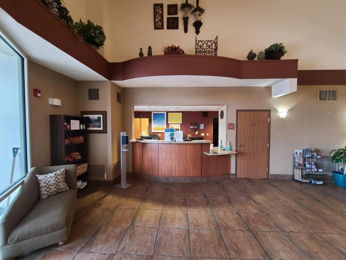 Quality Inn & Suites Wellington - Fort Collins Bagian luar foto