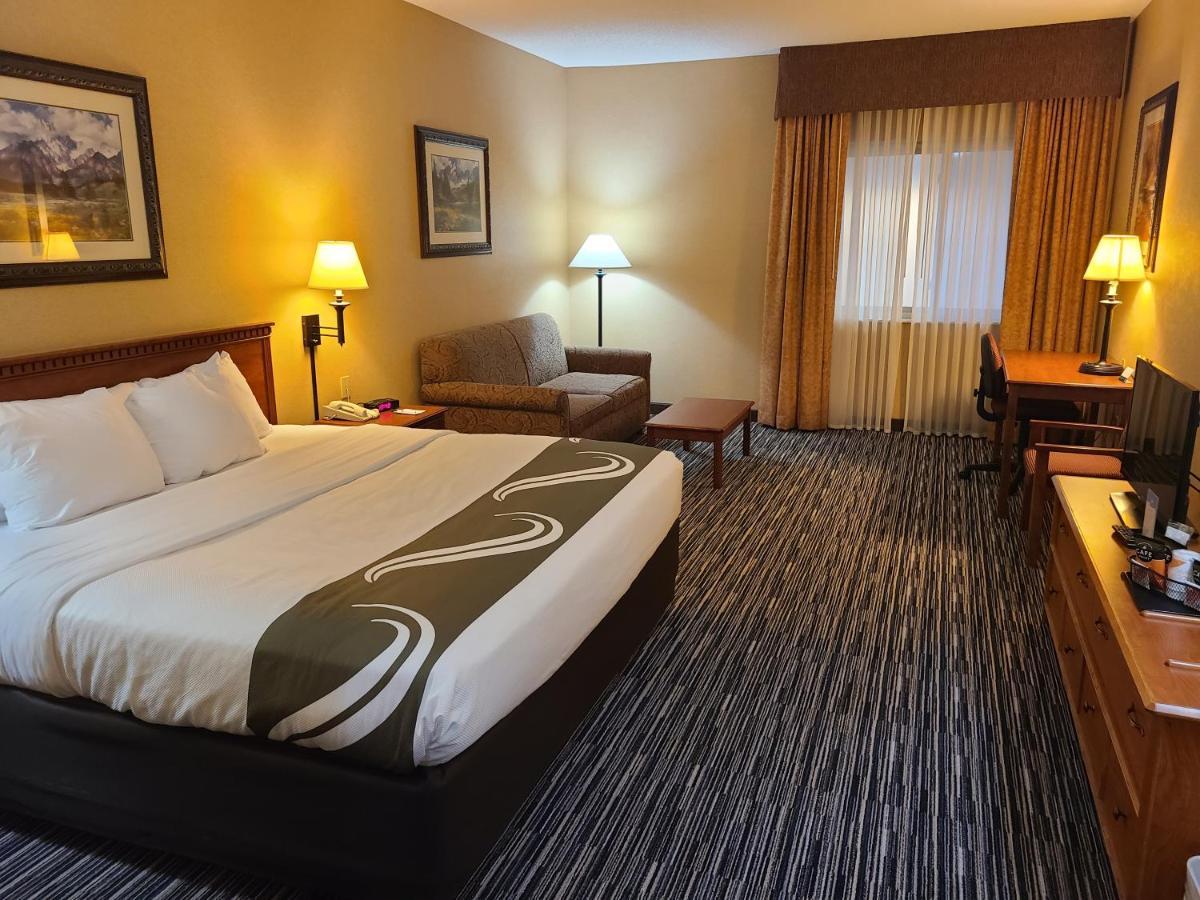 Quality Inn & Suites Wellington - Fort Collins Bagian luar foto