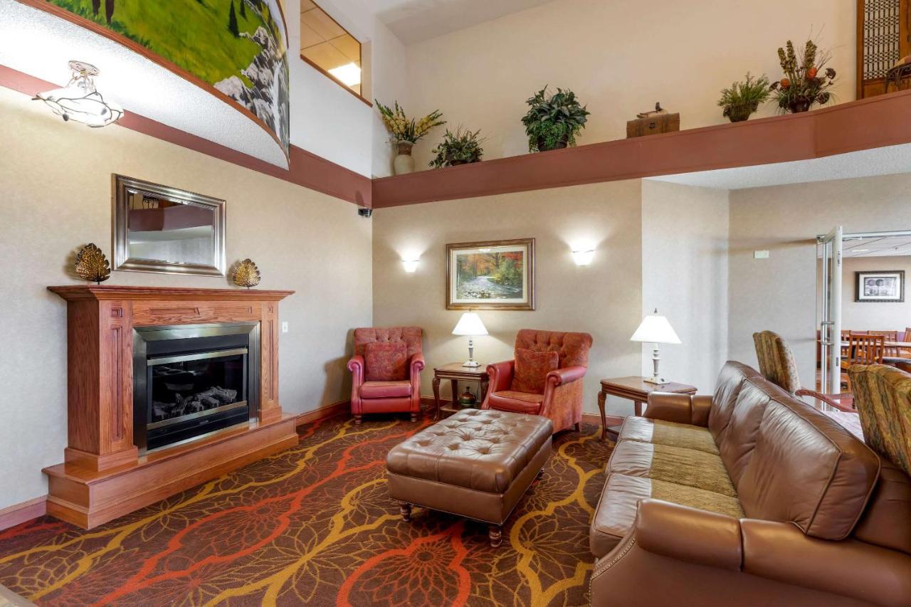 Quality Inn & Suites Wellington - Fort Collins Bagian luar foto