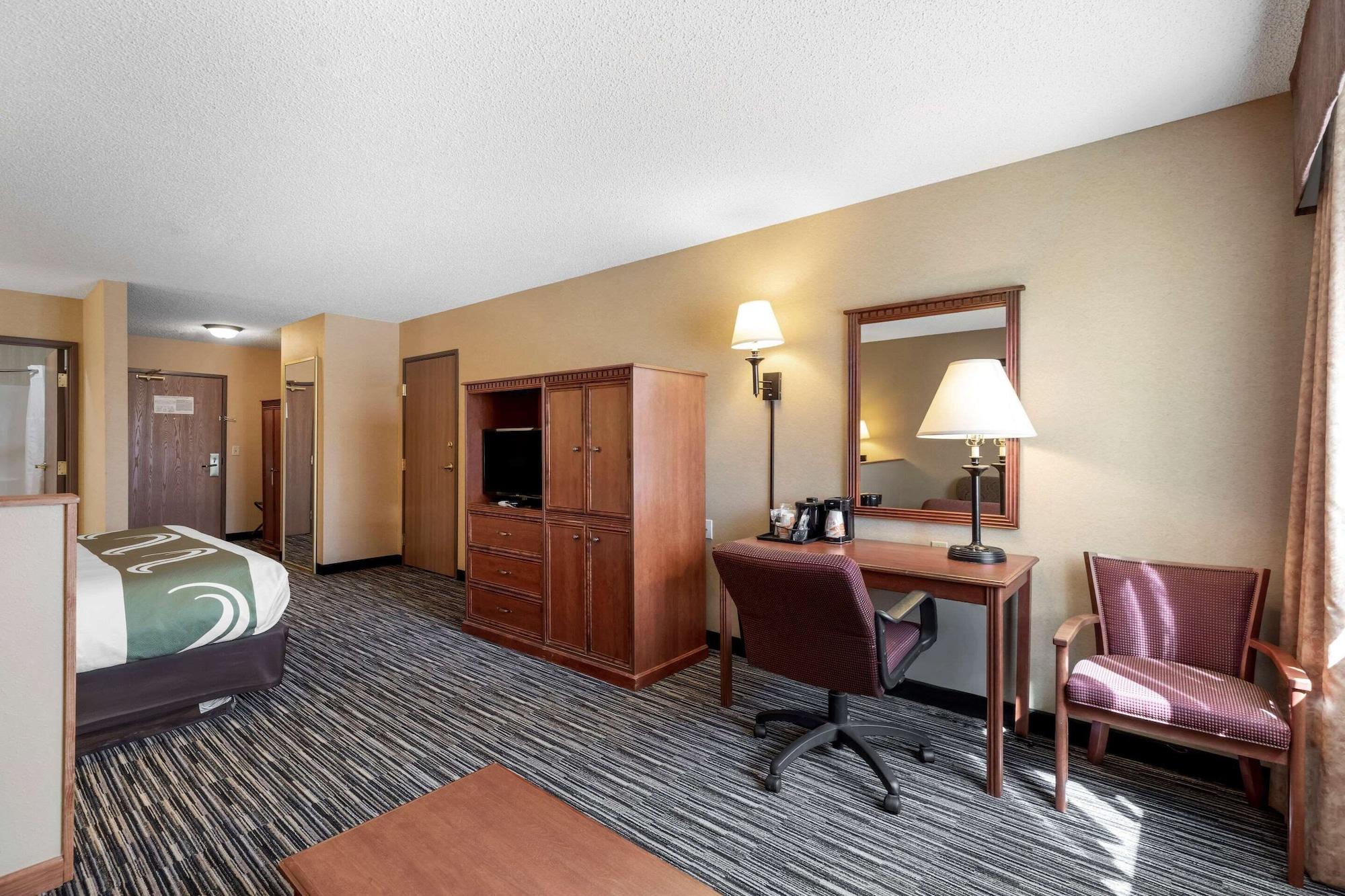 Quality Inn & Suites Wellington - Fort Collins Bagian luar foto