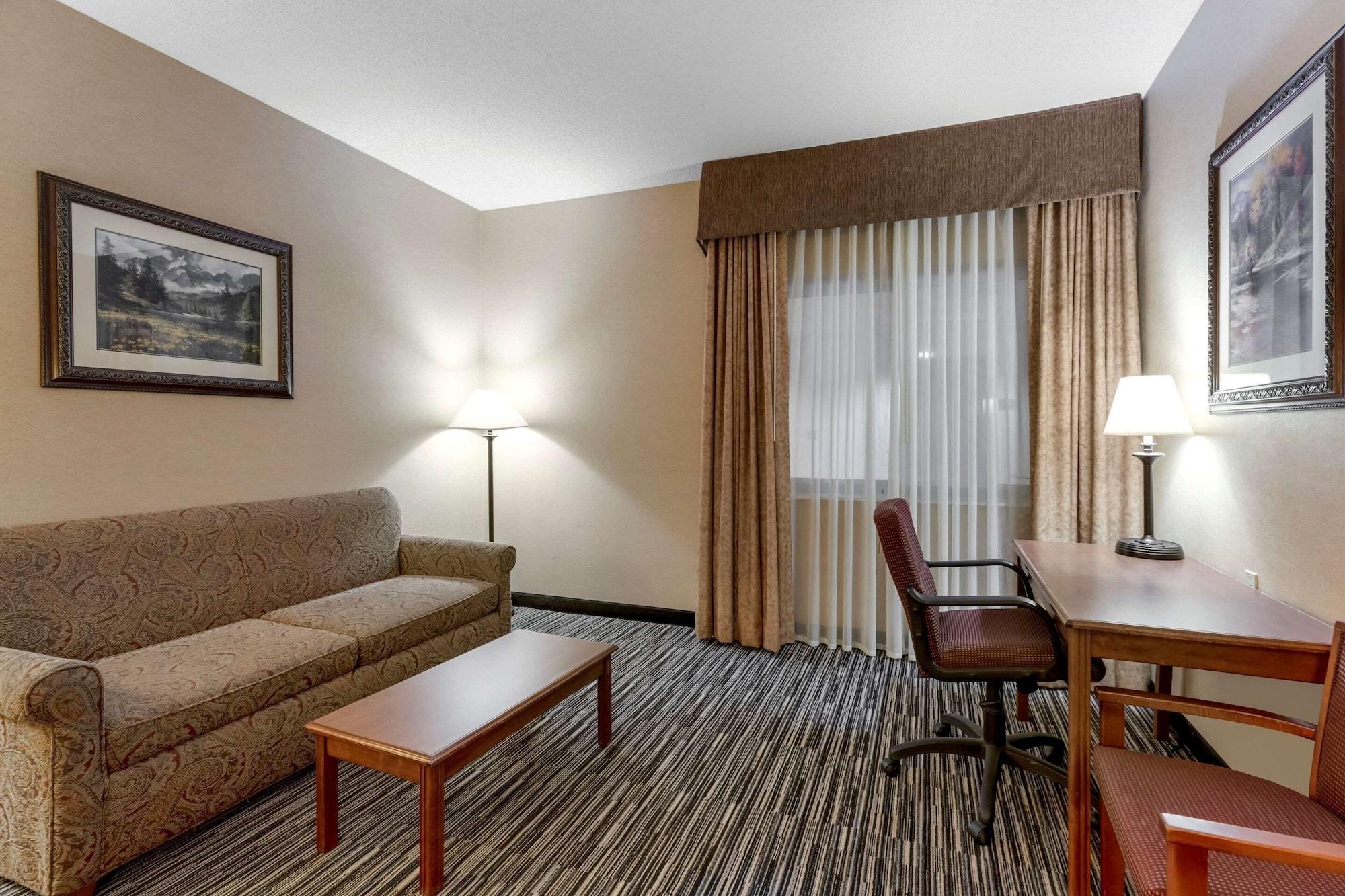 Quality Inn & Suites Wellington - Fort Collins Bagian luar foto