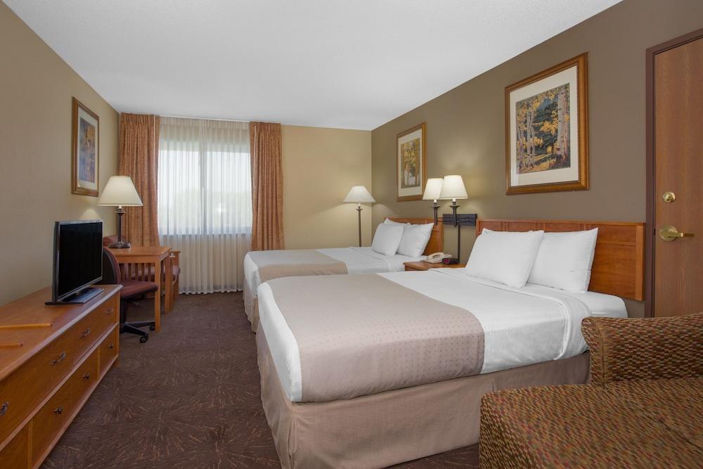Quality Inn & Suites Wellington - Fort Collins Bagian luar foto